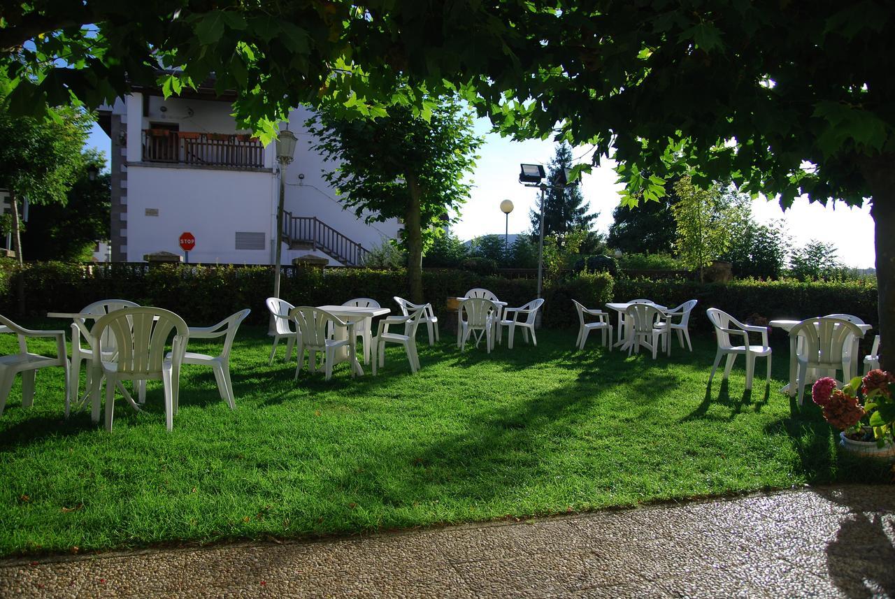 Hotel Rural Loizu Burguete Bagian luar foto