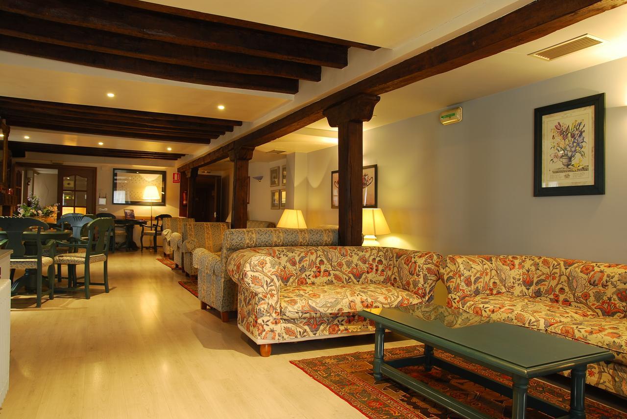 Hotel Rural Loizu Burguete Bagian luar foto